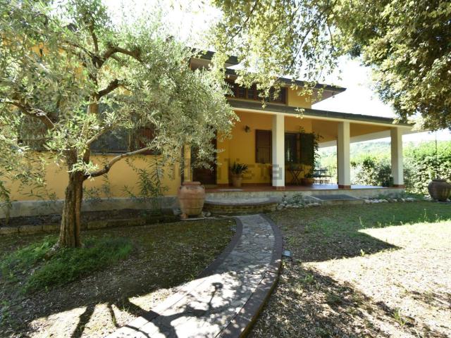 Villetta indipendente in vendita di 290 m² in Strada Provinciale 13, 68