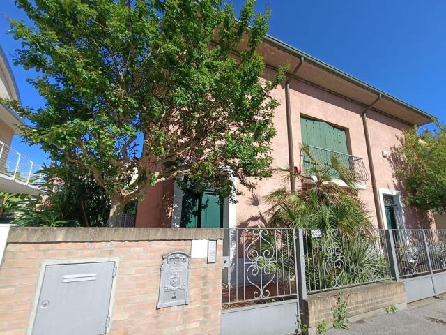 Villetta indipendente in vendita di 291 m² in Via Antonio Codronchi, 110