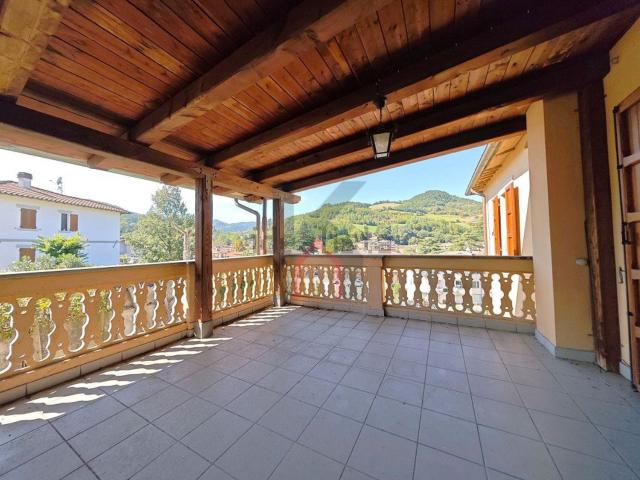 Villetta indipendente in vendita di 291 m² in Via D. Alighieri, 14