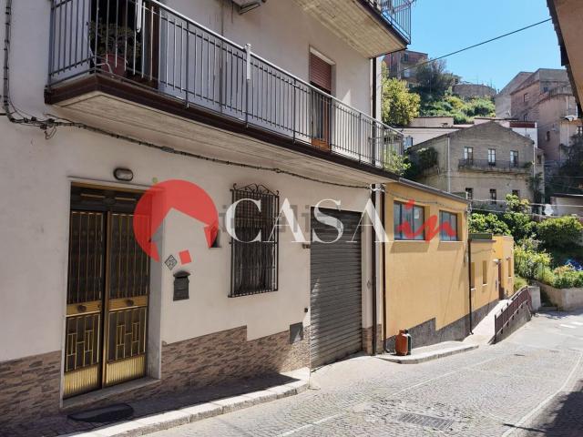 Villetta indipendente in vendita di 292 m² in Via Libertà, 15