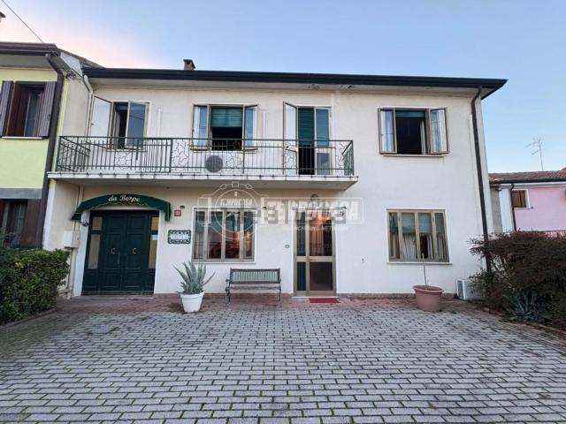 Villetta indipendente in vendita di 292 m² in Via Marsala, 49