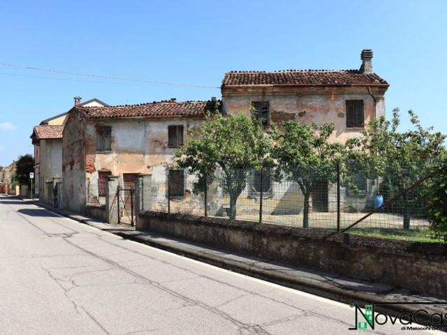 Villetta indipendente in vendita di 292 m² in Via roma