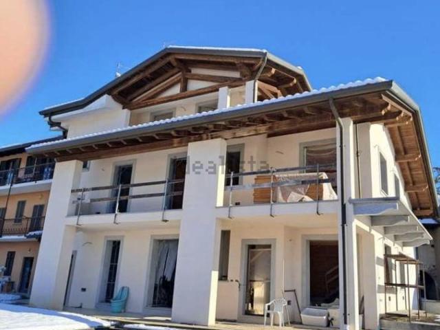 Villetta indipendente in vendita di 293 m² in Via Borromeo, 10