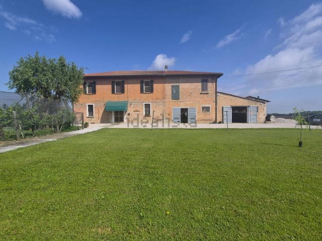 Villetta indipendente in vendita di 293 m² in Via Ferrara, 11
