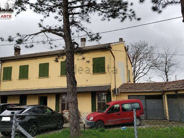 Villetta indipendente in vendita di 293 m² in Via Reale Lavezzola