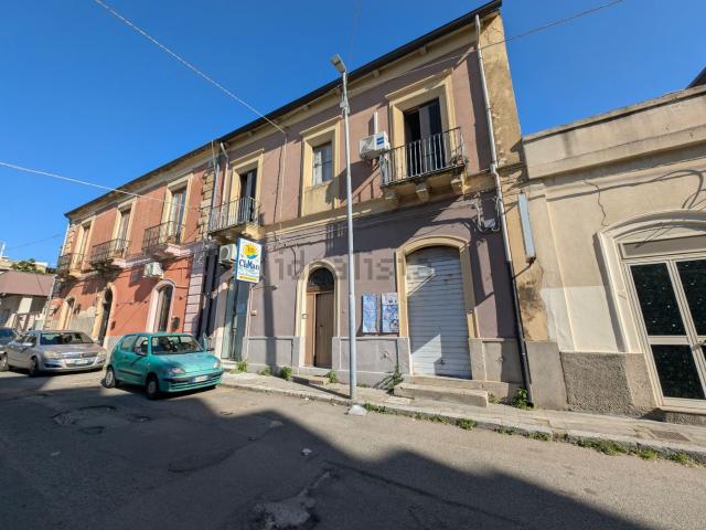 Villetta indipendente in vendita di 293 m² in Via XX Settembre, 36