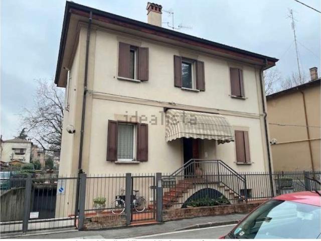 Villetta indipendente in vendita di 294 m² in Via Andrea da Faenza, 64