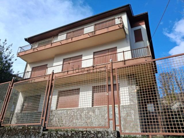 Villetta indipendente in vendita di 294 m² in Via Mario Costa, 64
