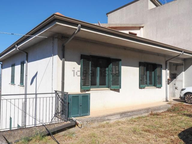 Villetta indipendente in vendita di 294 m² in Via Provinciale, 14