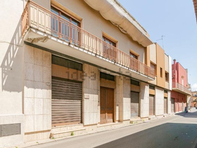 Villetta indipendente in vendita di 294 m² in Via Roma, 57