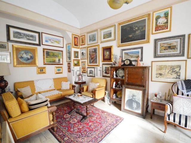 Villetta indipendente in vendita di 294 m² in Via Roma, 54