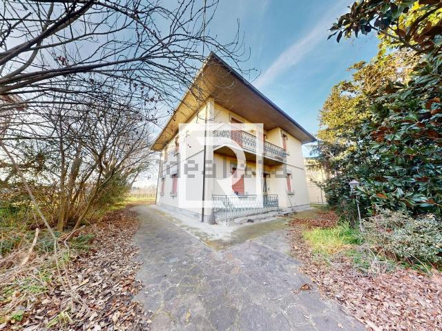 Villetta indipendente in vendita di 294 m² in Via Rio Cozzi