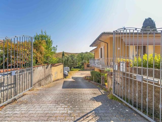 Villetta indipendente in vendita di 294 m² in Strada Provinciale 48