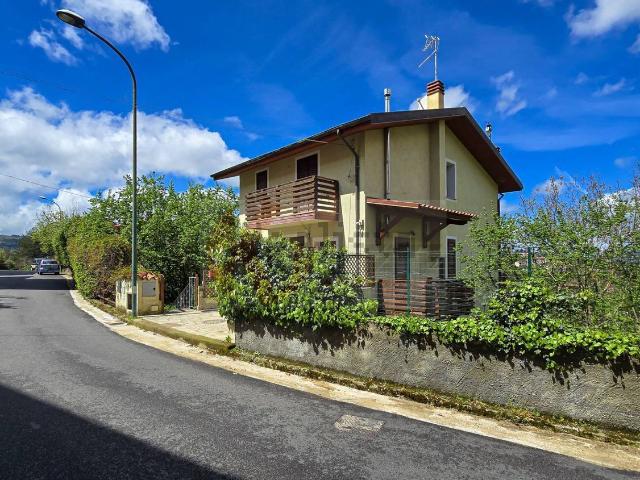 Villetta indipendente in vendita di 295 m² in Via Antonio Maxia, 20