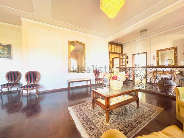 Villetta indipendente in vendita di 295 m² in Via Aladino Sabatini