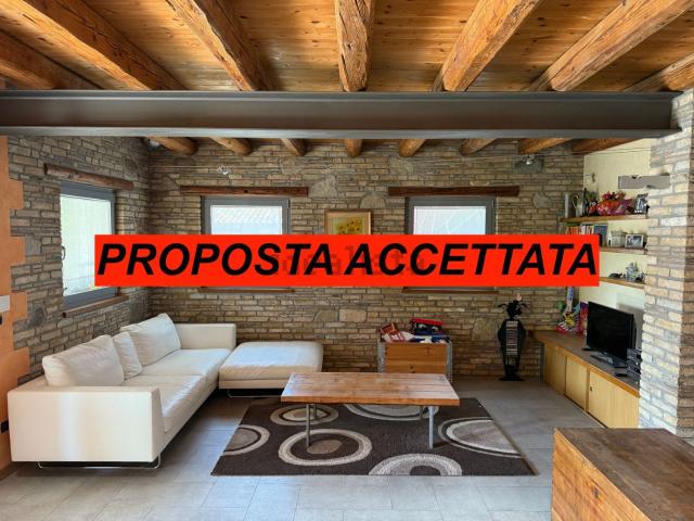 Villetta indipendente in vendita di 295 m² in Via Molino, 24
