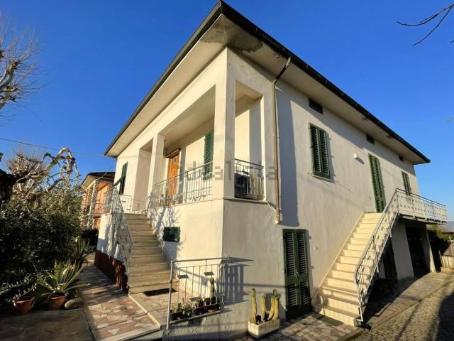 Villetta indipendente in vendita di 295 m² in Via Selene