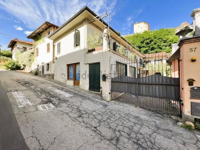 Villetta indipendente in vendita di 296 m² in Via Cavour, 55