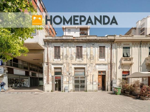 Villetta indipendente in vendita di 296 m² in Piazza Liberazione, 2