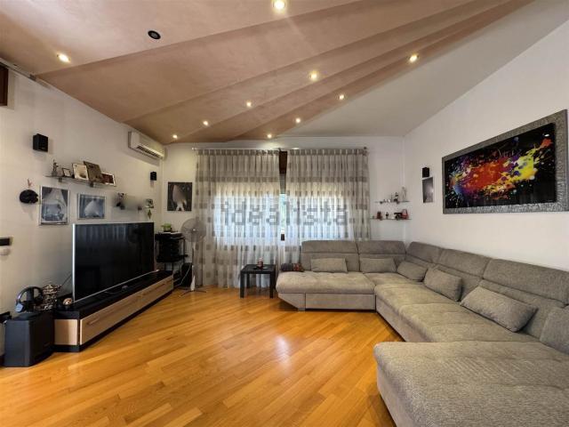 Villetta indipendente in vendita di 297 m²