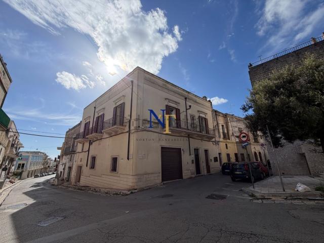 Villetta indipendente in vendita di 297 m² in Via Corrado F. V 3