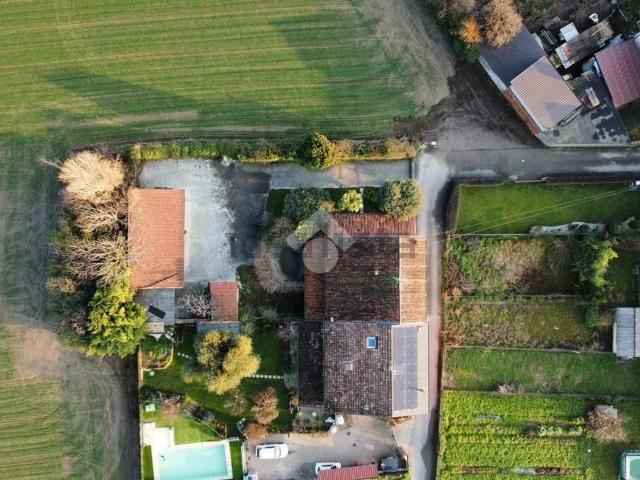 Villetta indipendente in vendita di 297 m² in Via A. Manzoni, 61