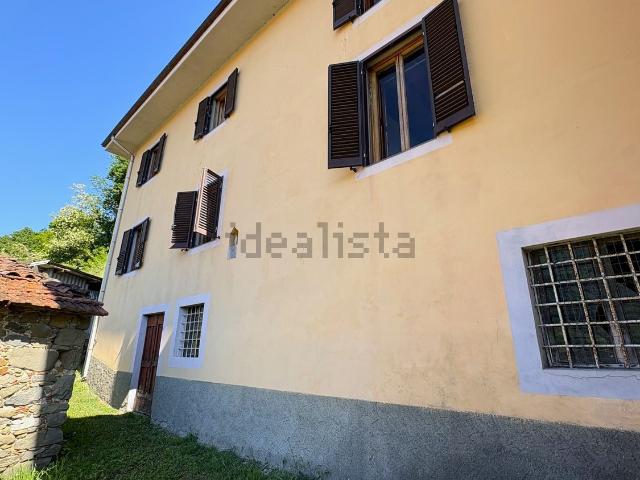 Villetta indipendente in vendita di 297 m² in Via Francesco Castracani
