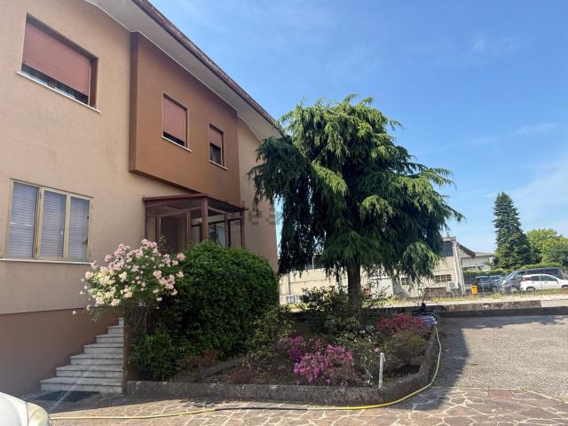 Villetta indipendente in vendita di 3000 m² in Via Camillo Benso Conte di Cavour