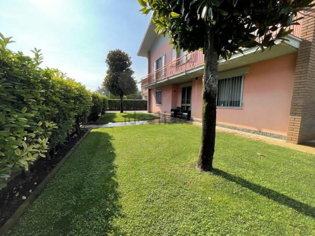 Villetta indipendente in vendita di 300 m²