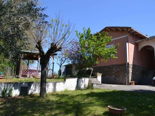 Villetta indipendente in vendita di 300 m²