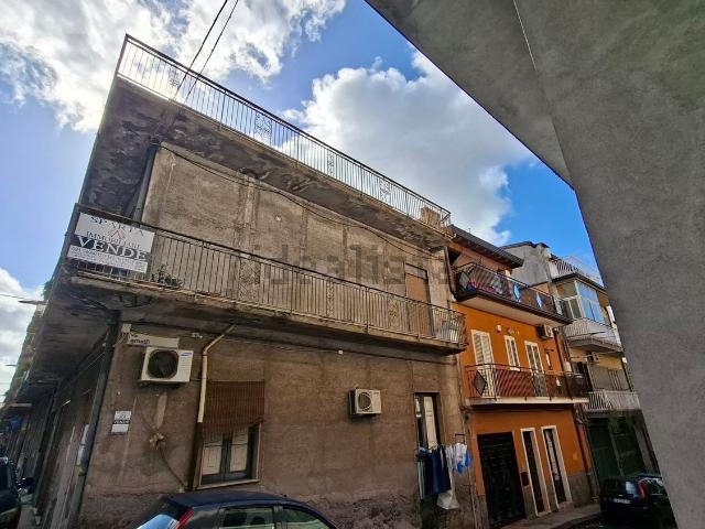 Villetta indipendente in vendita di 300 m² in Via Campania, 84