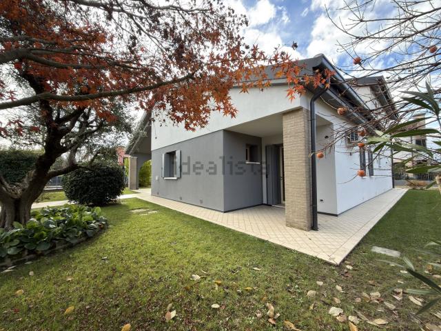 Villetta indipendente in vendita di 300 m² in Via Cappella, 1