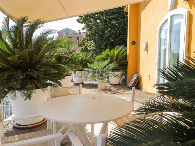 Villetta indipendente in vendita di 300 m² in Via Carlo Malaspina, 54