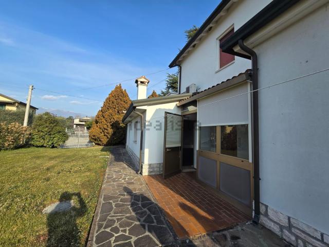 Villetta indipendente in vendita di 300 m² in Via Castellana
