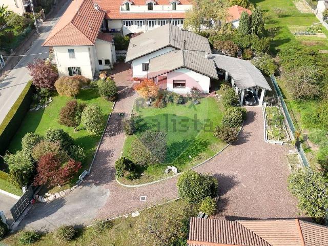 Villetta indipendente in vendita di 300 m² in Via Castelletto Cervo, 47