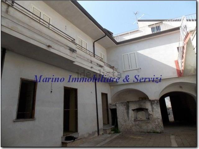 Villetta indipendente in vendita di 300 m² in Via Castelluccio, 11