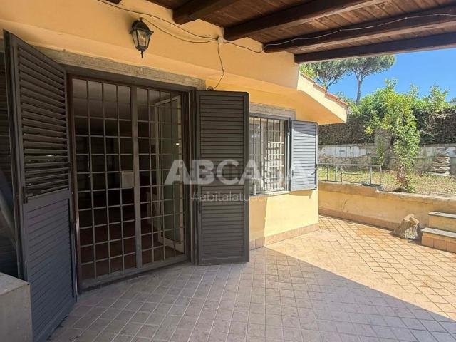 Villetta indipendente in vendita di 300 m² in Via Ceppeta Inferiore