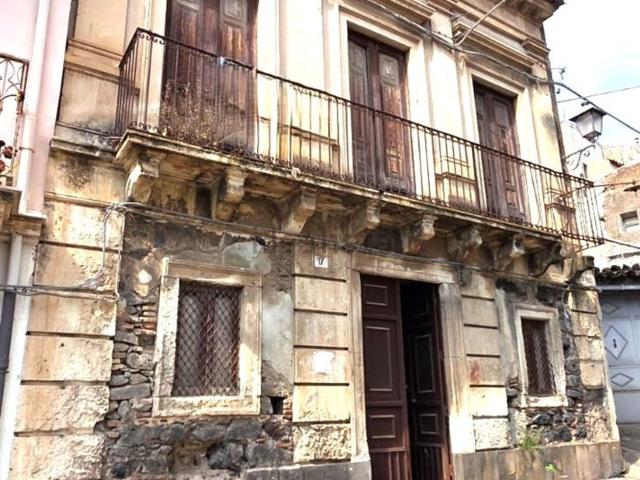 Villetta indipendente in vendita di 300 m² in Via Chiesa Nuova