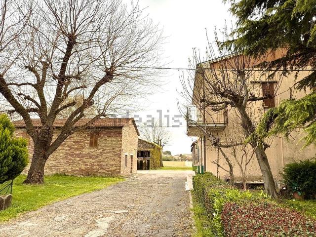 Villetta indipendente in vendita di 300 m² in Via Chiesa, 5