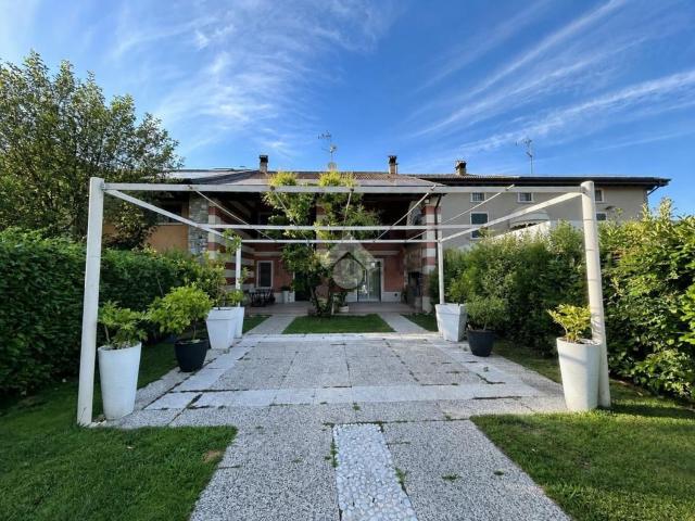 Villetta indipendente in vendita di 300 m² in Via Chiesolina, 7