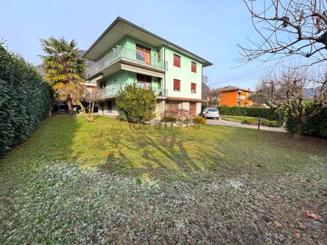 Villetta indipendente in vendita di 300 m² in Via Cividale