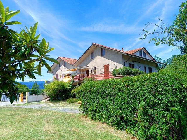 Villetta indipendente in vendita di 300 m² in Via Croce, 1