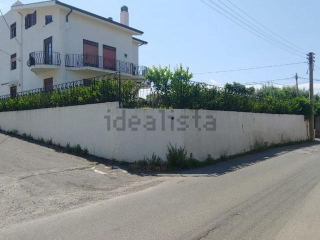 Villetta indipendente in vendita di 300 m² in Via Croce