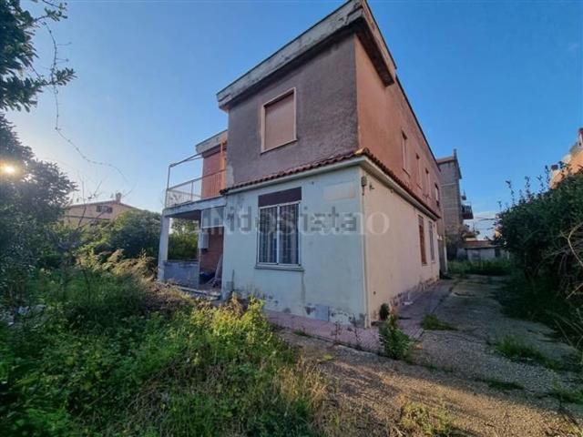 Villetta indipendente in vendita di 300 m² in Via Ambrogio Sansedoni