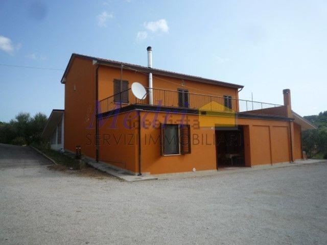 Villetta indipendente in vendita di 300 m² in Via Amedeo Ridolfi, 755