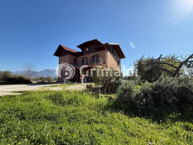 Villetta indipendente in vendita di 300 m² in Via Antica