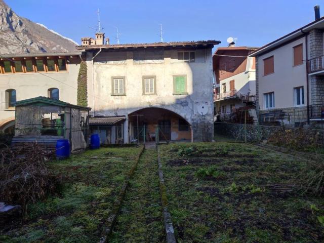 Villetta indipendente in vendita di 300 m² in Via Antonio Vivaldi, 32