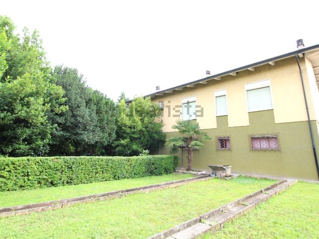 Villetta indipendente in vendita di 300 m² in Via Antonio Fogazzaro