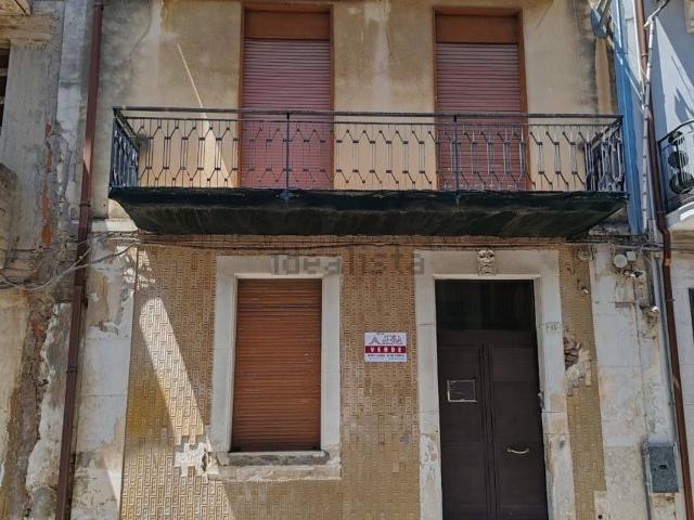 Villetta indipendente in vendita di 300 m² in Via Antonino Mazzarella Agati, 13