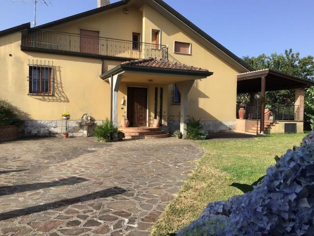 Villetta indipendente in vendita di 300 m² in Via Aldo Moro, 49